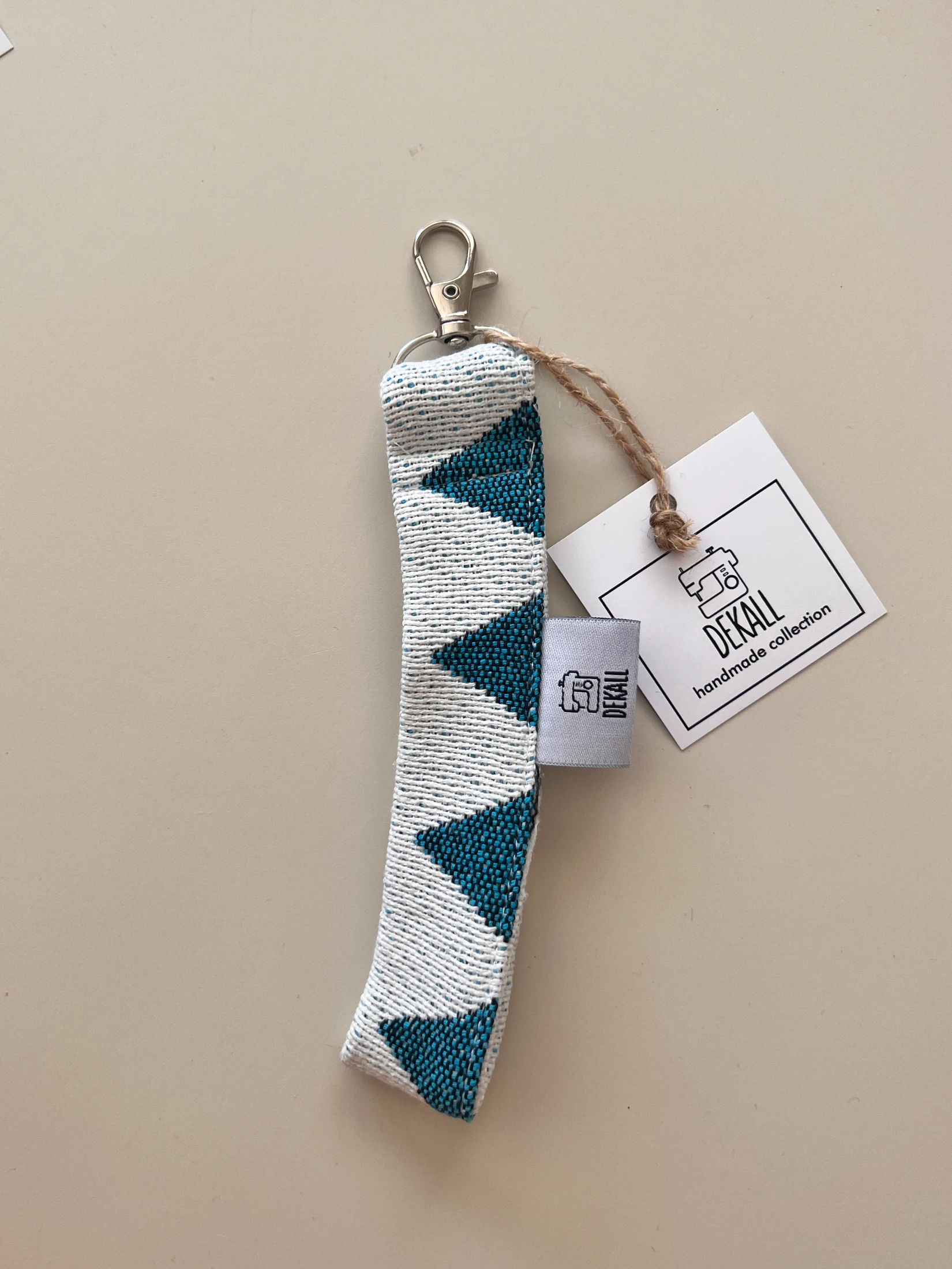 Key Chains Aqua Triangles - φωτογραφία 1